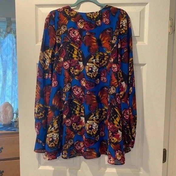 Show me your Mumu Butterfly Top Large - Picture 3 of 7